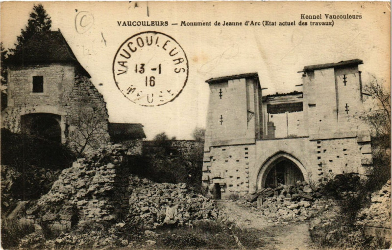 Carte postale ancienne Vaucouleurs - Monument de Jeanne d'Arc (Etat actuel des travaux) à Vaucouleurs