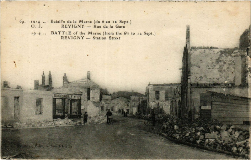 Carte postale ancienne Bataille de la Marne (du 6 au 12 Sept) -Revigny -Rue de la Gare