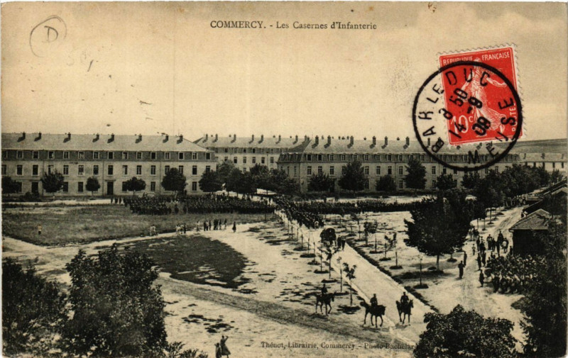 Carte postale ancienne Commercy - Les Casernes d'Infanterie à Commercy
