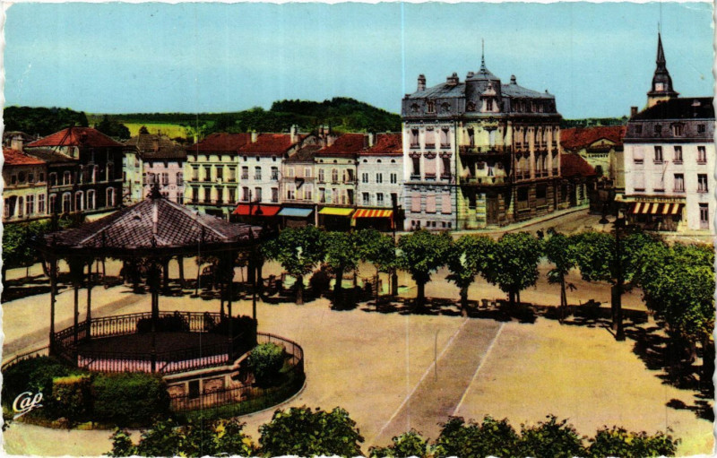 Carte postale ancienne Commercy - Place de l'Hotel de Ville à Commercy