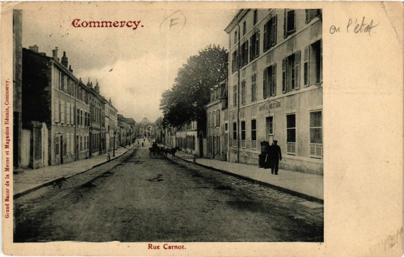 Carte postale ancienne Commercy - Rue Carnot à Commercy