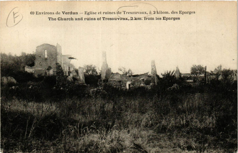 Carte postale ancienne Envions de Verdun -Eglise et ruines de Tresauvaux á 2 kilom, des à Verdun