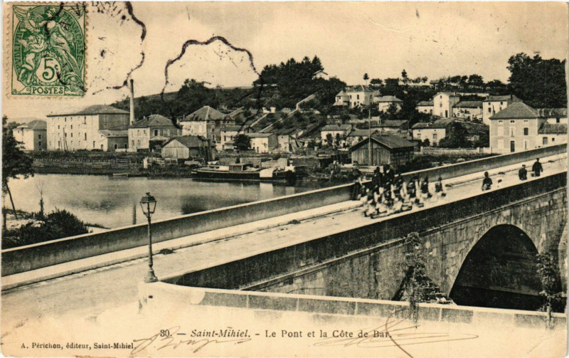 Carte postale ancienne Saint-Mihiel - Le Pont et la Cote de Bar à Saint-Mihiel