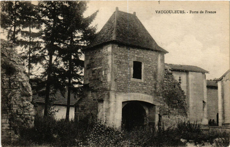 Carte postale ancienne Vaucouleurs - Porte de France à Vaucouleurs