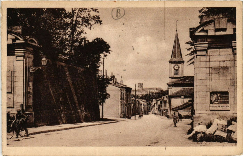 Carte postale ancienne Verdun - Le Quartier Saint-Victor qui, pendant la guerre a ée moins à Verdun