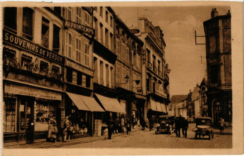 Carte postale ancienne Verdun - Place Mazel à Verdun