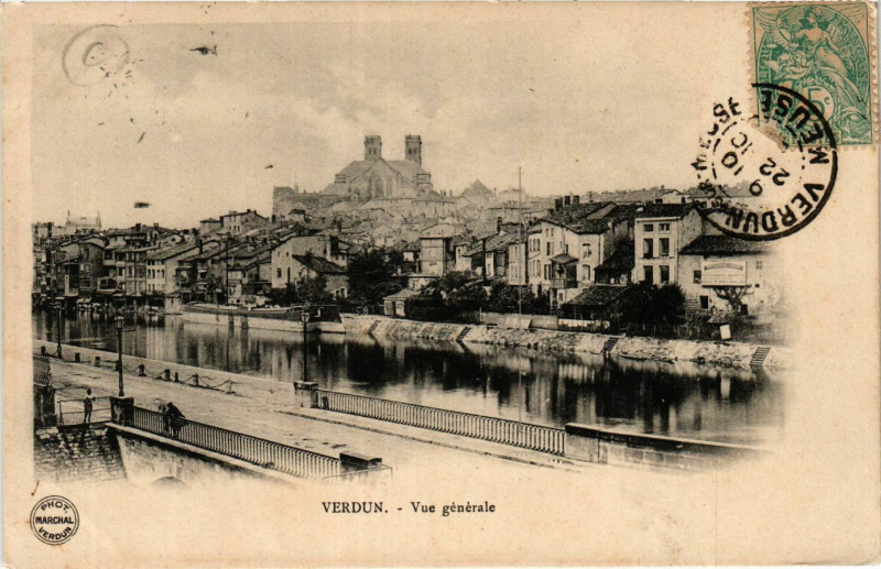 Carte postale ancienne Verdun - Vue générale à Verdun