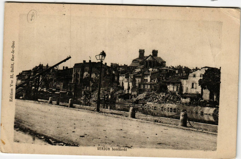 Carte postale ancienne Verdun bombardé à Verdun