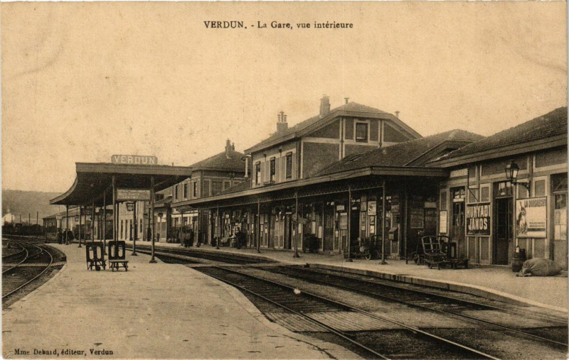 Carte postale ancienne Verdun - La Gare, vue interieure à Verdun