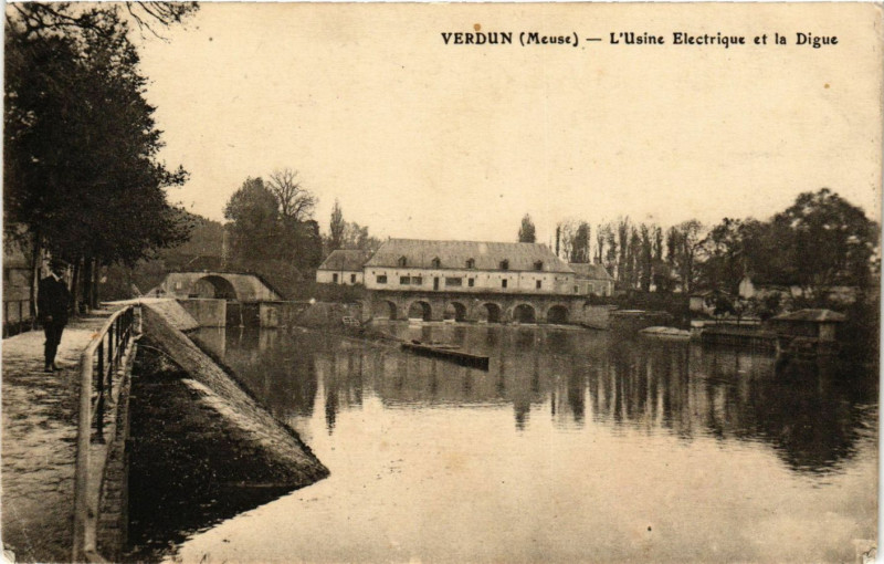 Carte postale ancienne Verdun - L'Usine Electrique et la Digue à Verdun