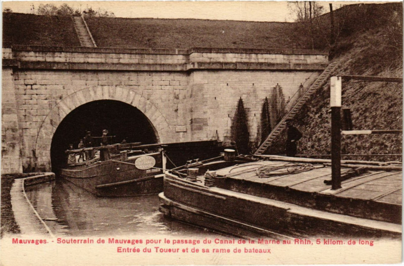 Carte postale ancienne Mauvages - Souterrain de Mauvages pour le passage à Mauvages