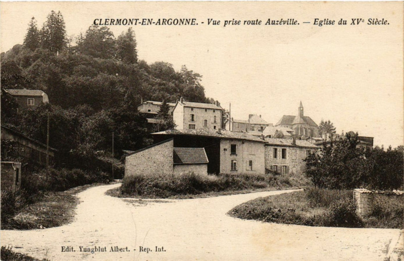 Carte postale ancienne Clermont en Argonne - Vue prise route Auzeville à Clermont-en-Argonne