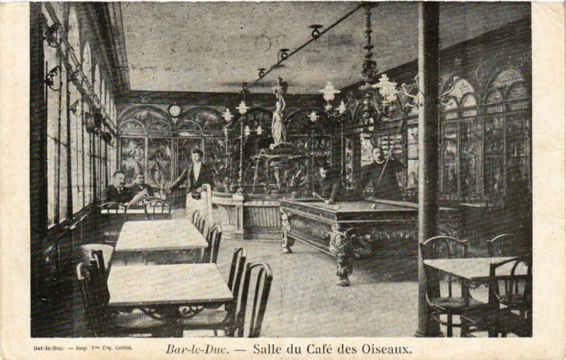 Carte postale ancienne Bar-le-Due - Salle du Cafe des Oiseaux