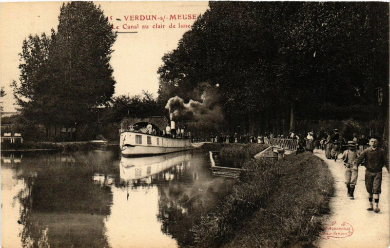Carte postale ancienne Verdun - Le Canal à Verdun