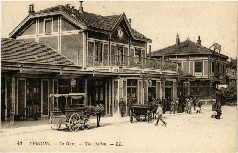 Carte postale ancienne Verdun - La Gare à Verdun