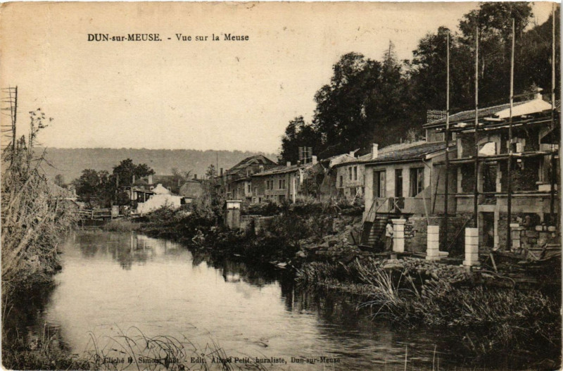 Carte postale ancienne Dun-sur-Meuse - Vue sur la Meuse à Dun-sur-Meuse