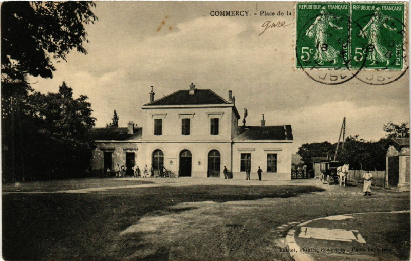 Carte postale ancienne Commercy - Place de la à Commercy