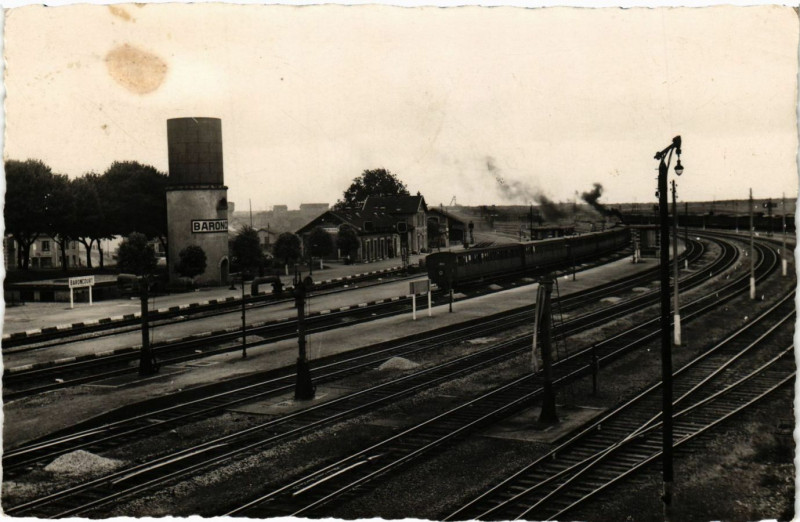 Carte postale ancienne Baroncourt - La Gare
