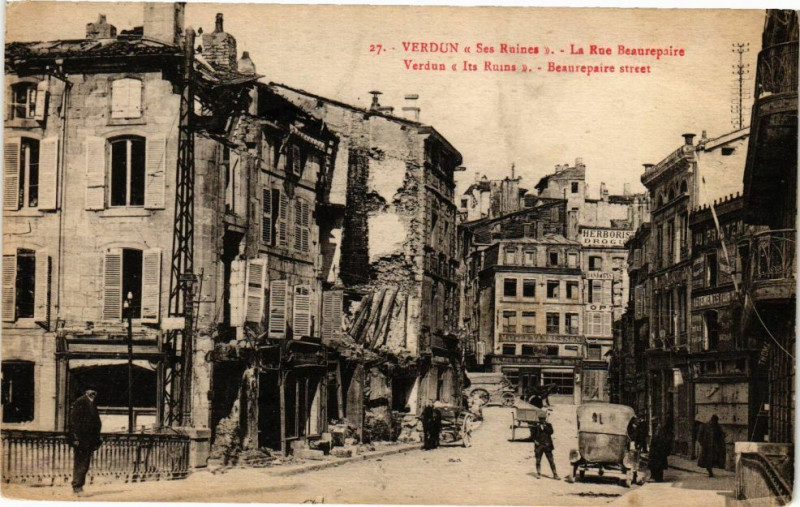 Carte postale ancienne Verdun - La Rue Beaurepaire à Verdun