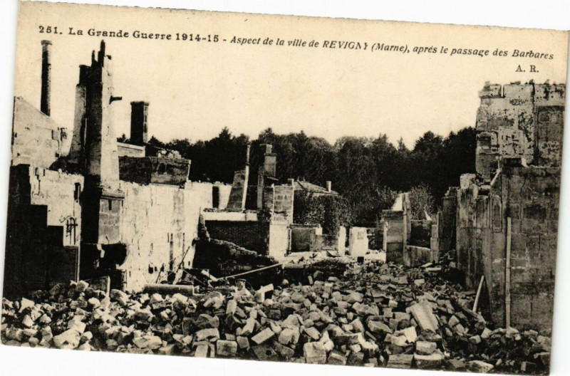 Carte postale ancienne Aspect de la ville de Revigny