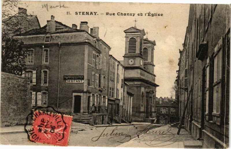 Carte postale ancienne Stenay - Rue Chanzy et l'Eglise à Stenay