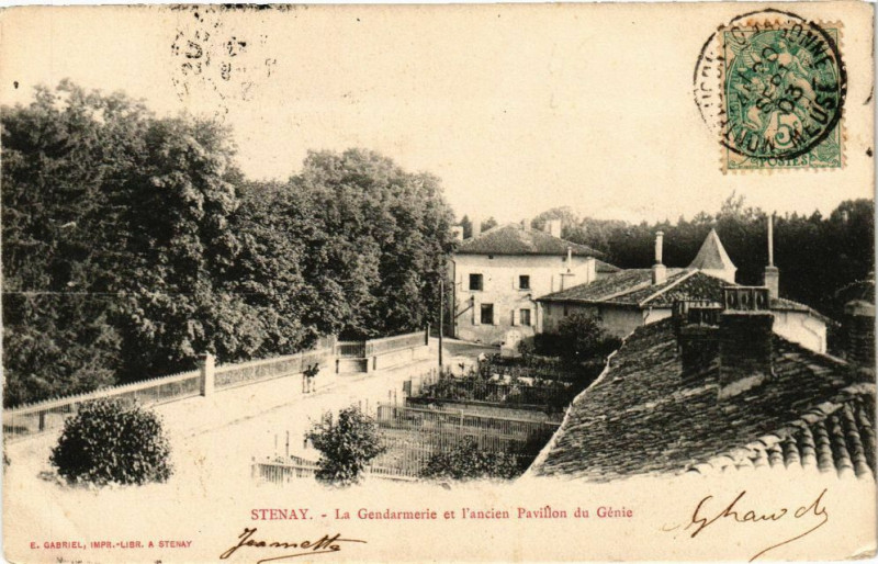 Carte postale ancienne Stenay - La Gendarmerie et l'ancien Pavillon du Génie à Stenay