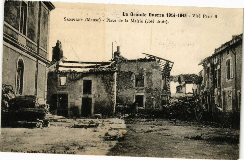 Carte postale ancienne Sampigny - Place de la Mairie à Sampigny