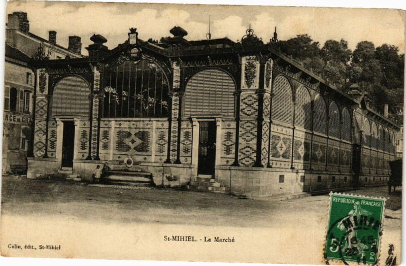 Carte postale ancienne Saint-Mihiel - Le Marché à Saint-Mihiel