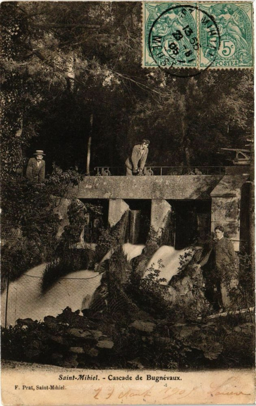 Carte postale ancienne Saint-Mihiel - Casernes de Bugnévaux à Saint-Mihiel