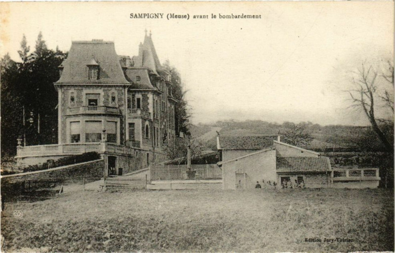 Carte postale ancienne Sampigny avant le bombardement à Sampigny