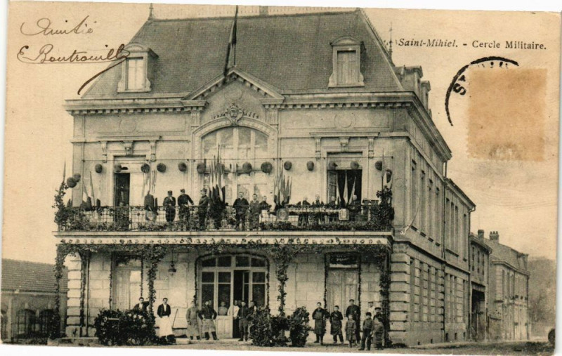 Carte postale ancienne Saint-Mihiel - Cercle Militaire à Saint-Mihiel