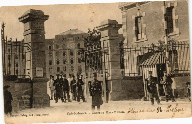 Carte postale ancienne Saint-Mihiel - Caserne Mac-Mahon à Saint-Mihiel