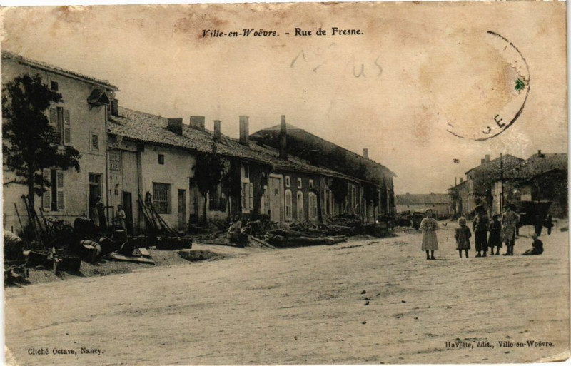Carte postale ancienne Vielle-en-Woevre - Rue de Fresne