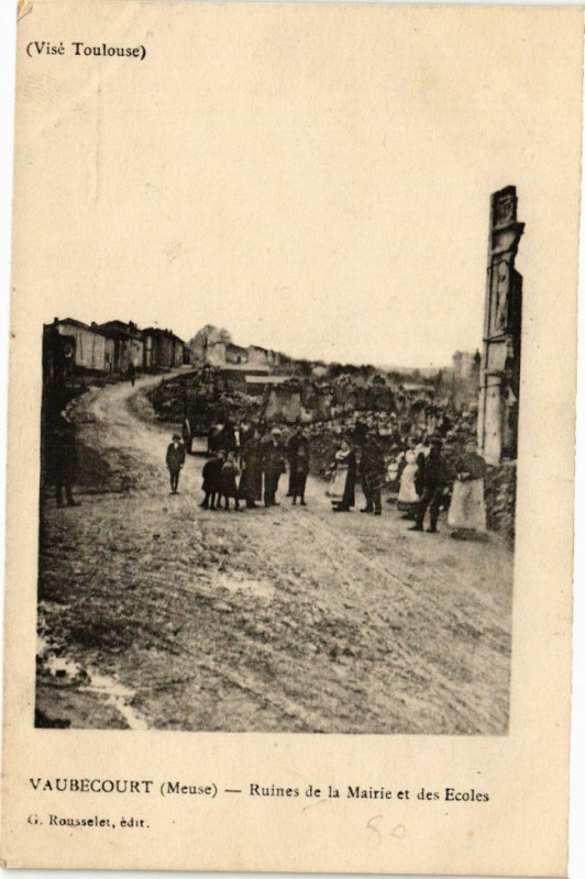 Carte postale ancienne Vaubecourt - Ruines de la Mairie et des Ecoles à Vaubecourt