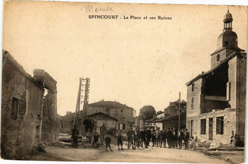 Carte postale ancienne Spincourt-La Place et ses Ruines à Spincourt