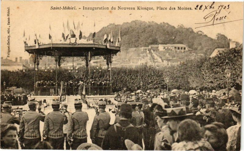 Carte postale ancienne Saint Mihiel-Inauguration de Nouveau Kiosque-Place des Moines à Saint-Mihiel