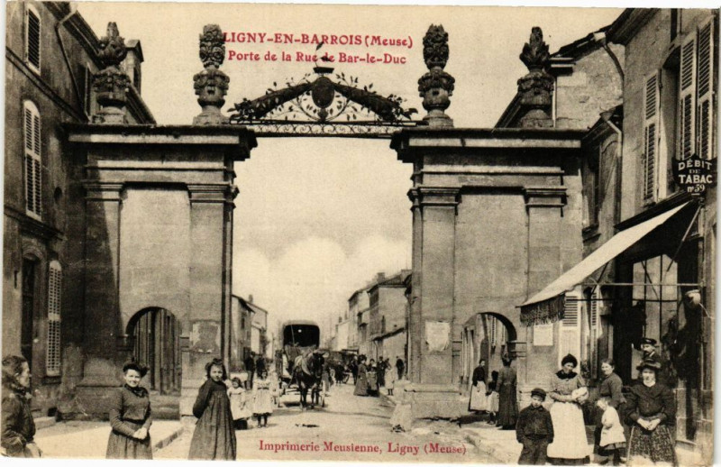 Carte postale ancienne Ligny en Barrois-Porte de la Rue de Bar le Duc à Ligny-en-Barrois