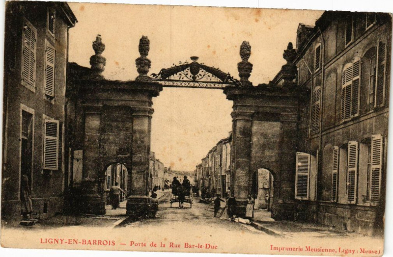 Carte postale ancienne Ligny en Barrois-Porte de la Rue Bar le Duc à Ligny-en-Barrois