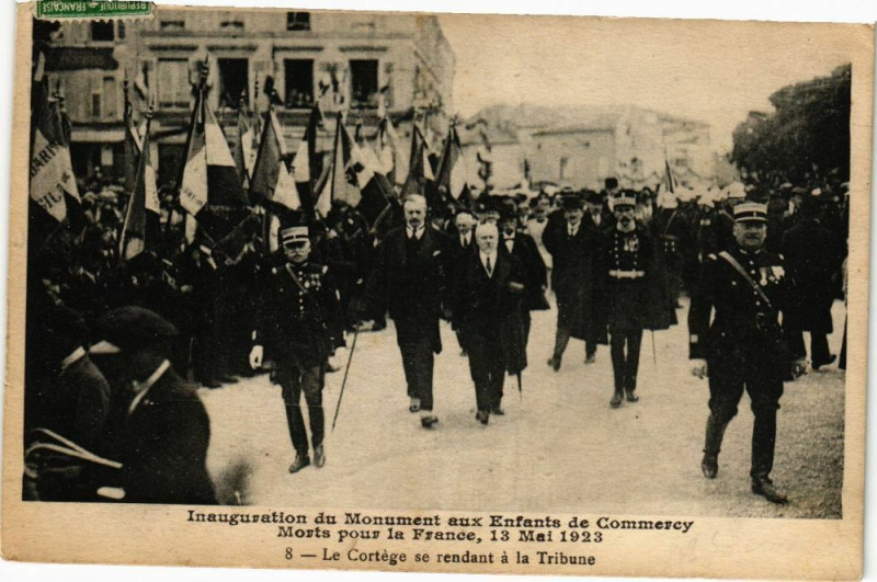 Carte postale ancienne Inauguration du Monument aux Enfants de Commercy à Commercy