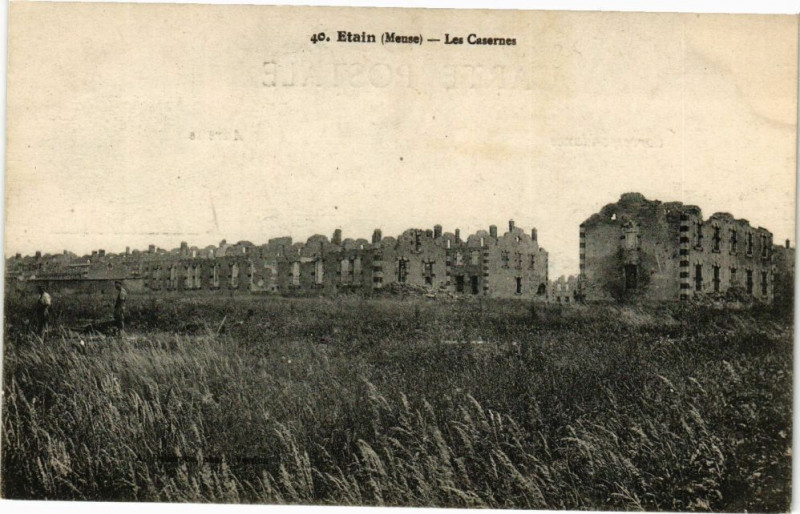 Carte postale ancienne Etain-Les Casernes à Étain
