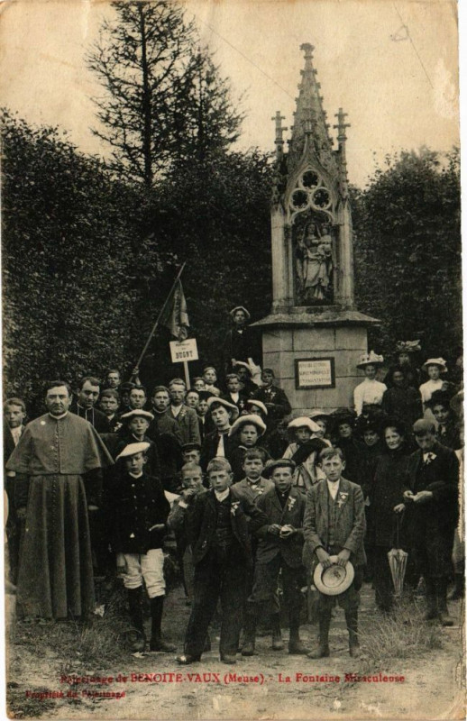 Carte postale ancienne Benoite Vaux-La Fontaine Miraculeuse