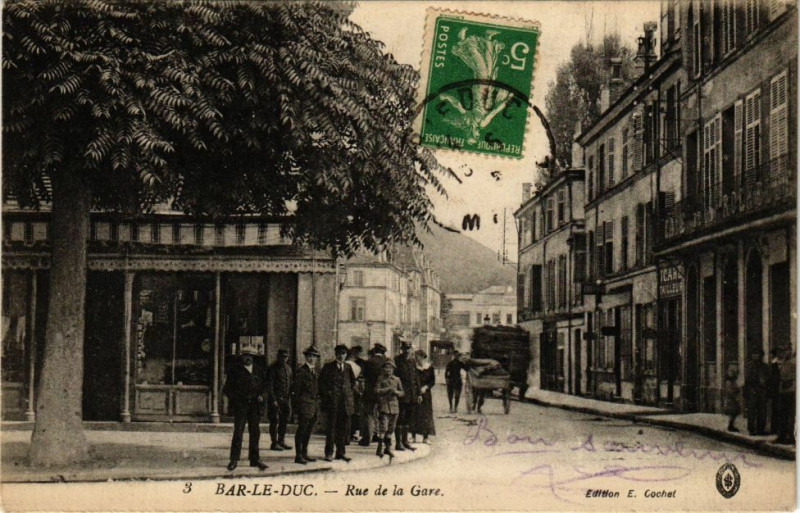 Carte postale ancienne Bar le Duc-Rue de la Gare à Bar-le-Duc