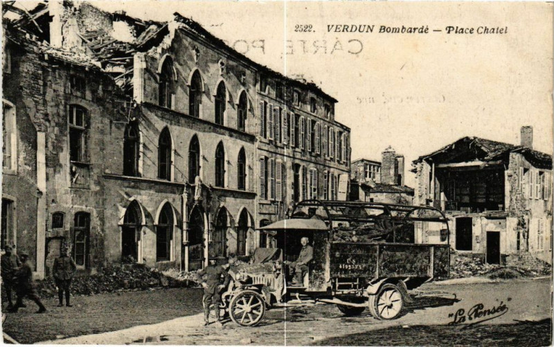 Carte postale ancienne Verdun-Place Chatel à Verdun
