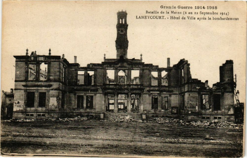Carte postale ancienne Laheycourt-Hótel de Ville aprés le bombardement à Laheycourt