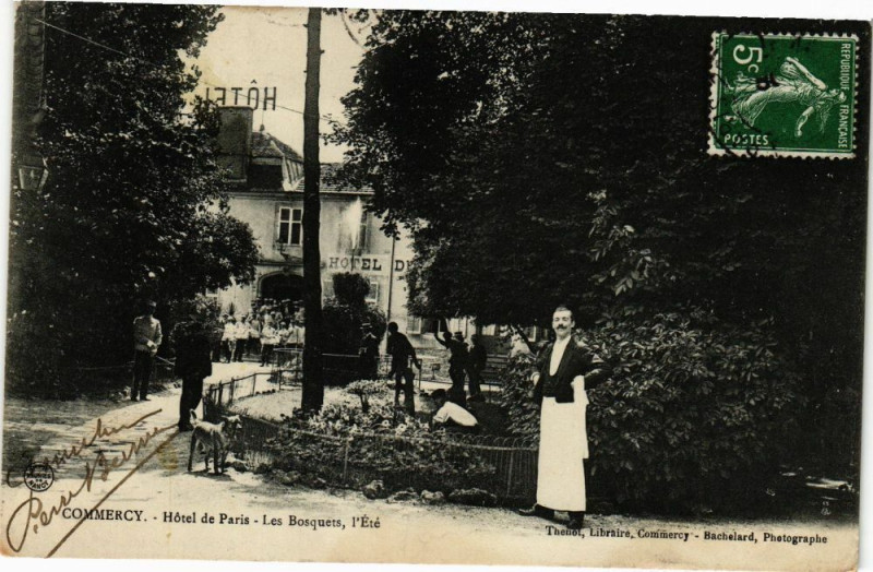 Carte postale ancienne Commercy-Hótel de Paris-Les Bosquets l'Eté à Commercy
