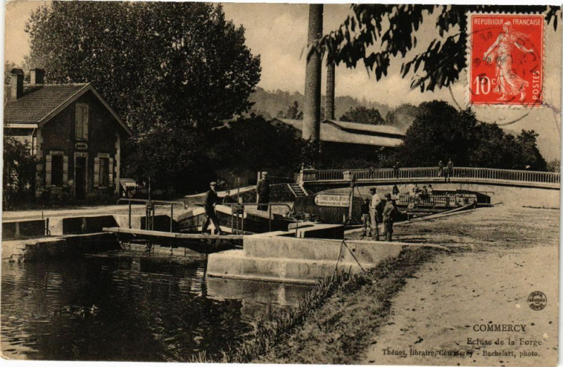 Carte postale ancienne Commercy-Ecluse de la Forge à Commercy