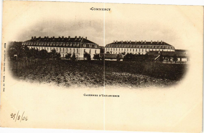 Carte postale ancienne Commercy-Casernes d'Infanterie à Commercy