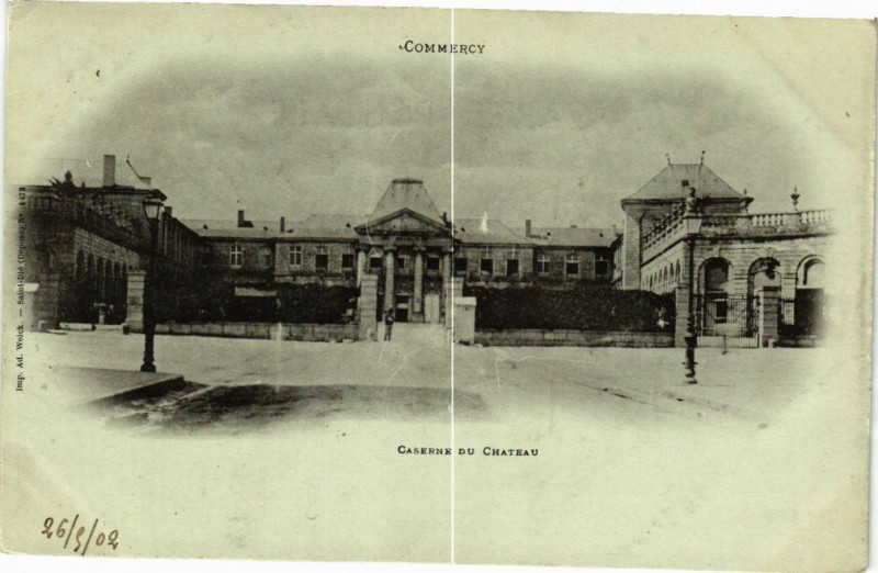 Carte postale ancienne Commercy-Caserne du Cháteau à Commercy