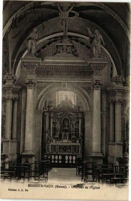 Carte postale ancienne Benoite Vaux-Intéfieur de l'Eglise