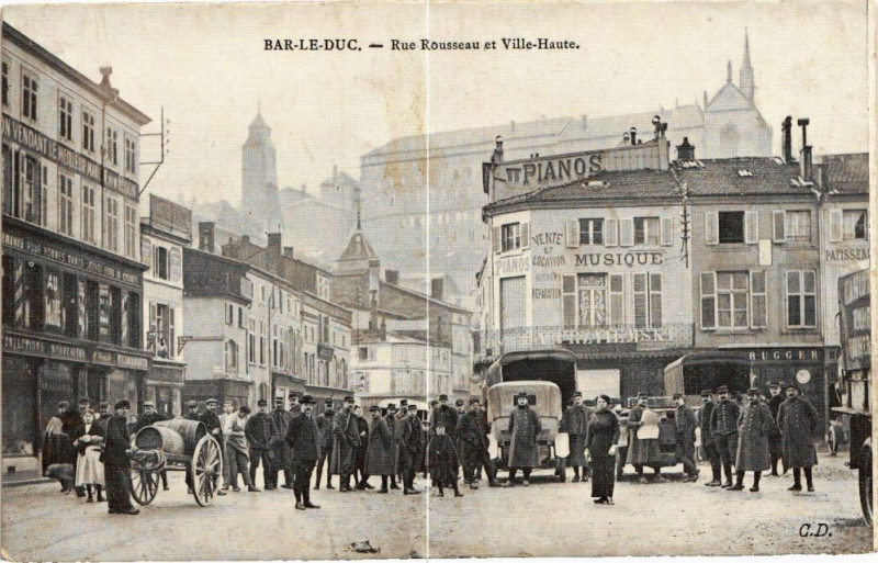 Carte postale ancienne Bar le Duc-Rue Rousseau et Ville Haute à Bar-le-Duc